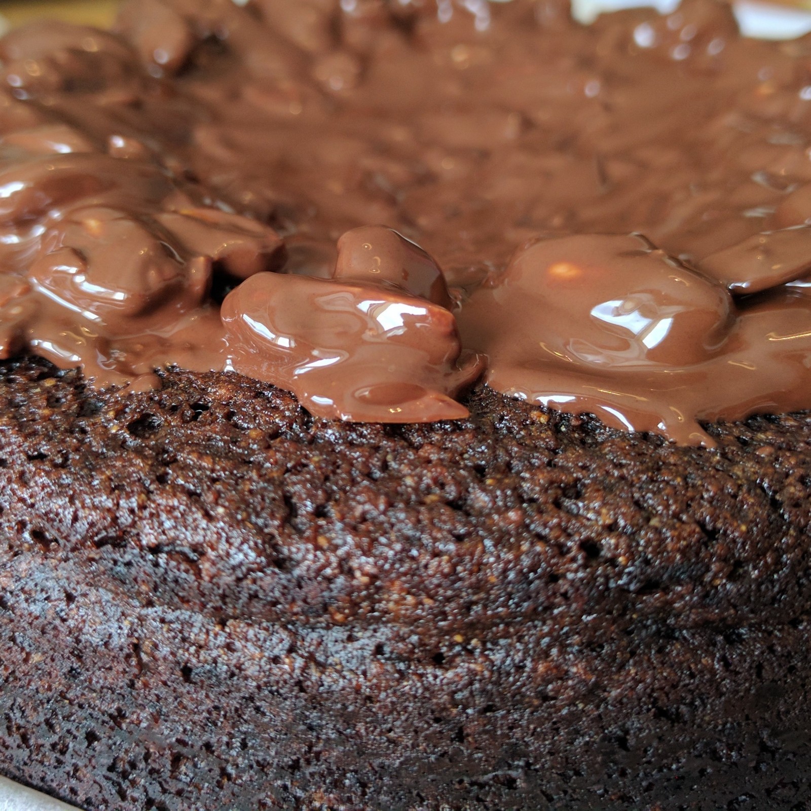 Luftiger Schokoladenkuchen – Vegane Rezepte auf 100Affen.de