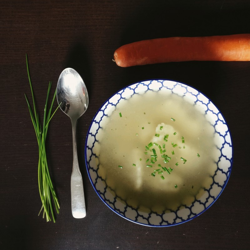 Grießklößchensuppe