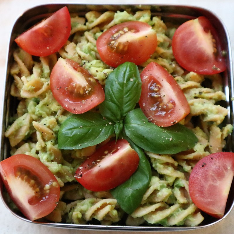 Kicherebsenpasta mit Avocado Sauce