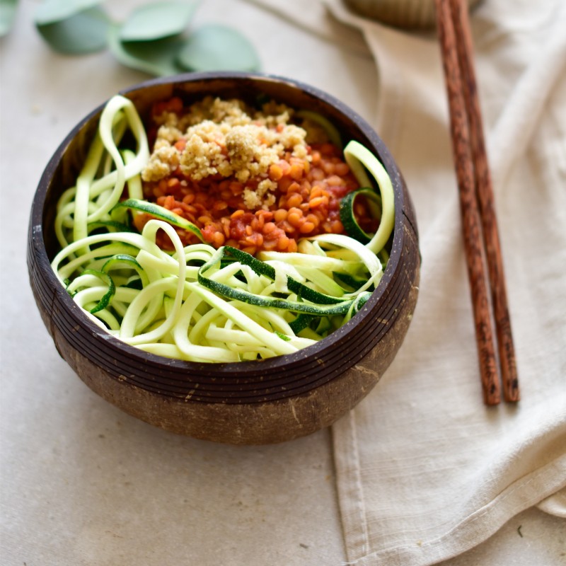 Zoodles mit Linsen-Bolognese