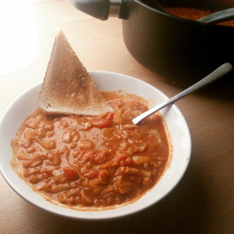 Scharfe Erdnuss-Tomaten Suppe