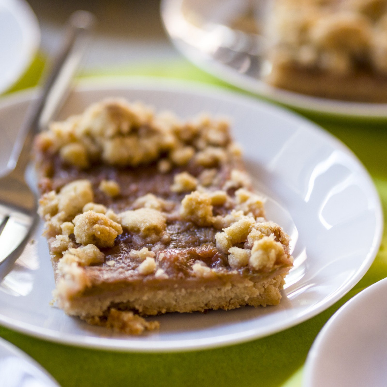 RHABARBER STREUSEL KUCHEN – Vegane Rezepte auf 100Affen.de