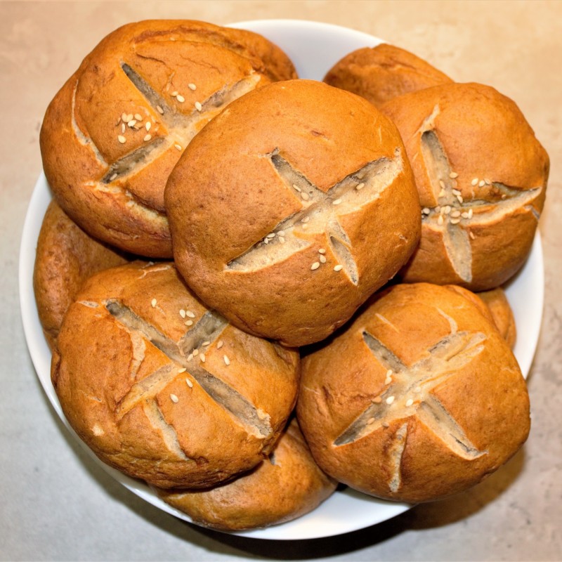 Dinkel-Laugenbrötchen – Vegane Rezepte auf 100Affen.de