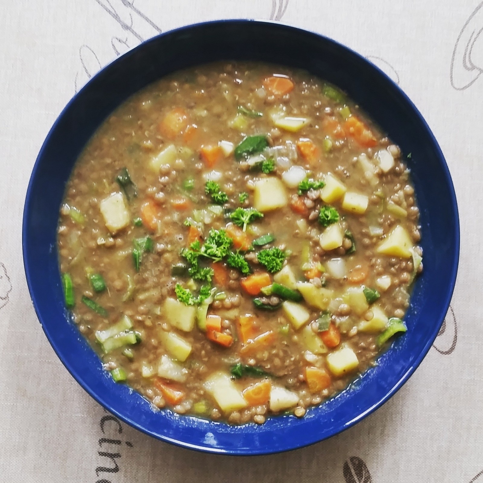 Einfache Linsensuppe – Vegane Rezepte auf 100Affen.de