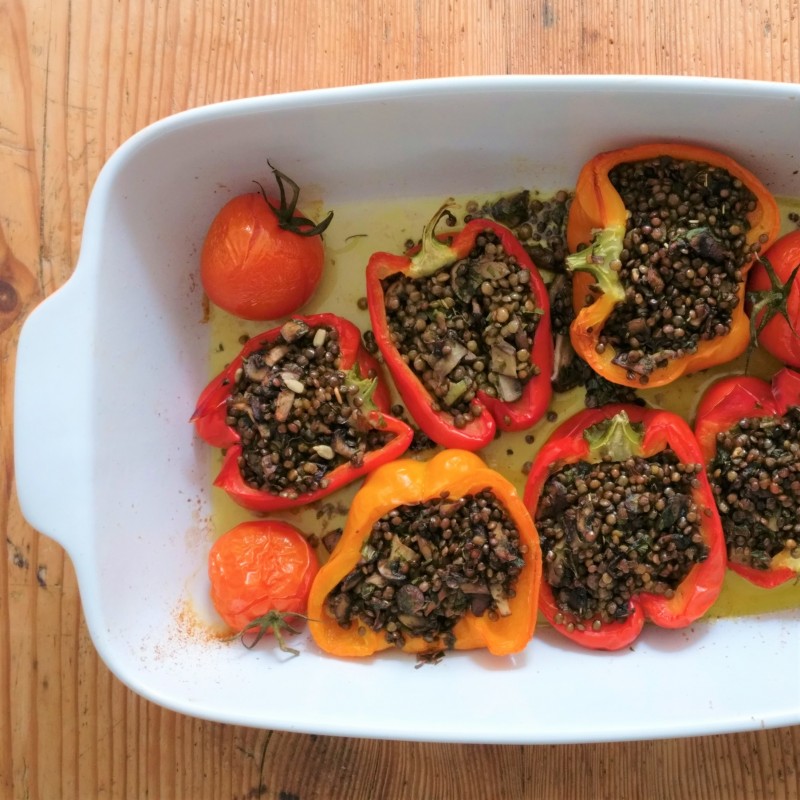 Ofenpaprika mit Linsen und Pilzen