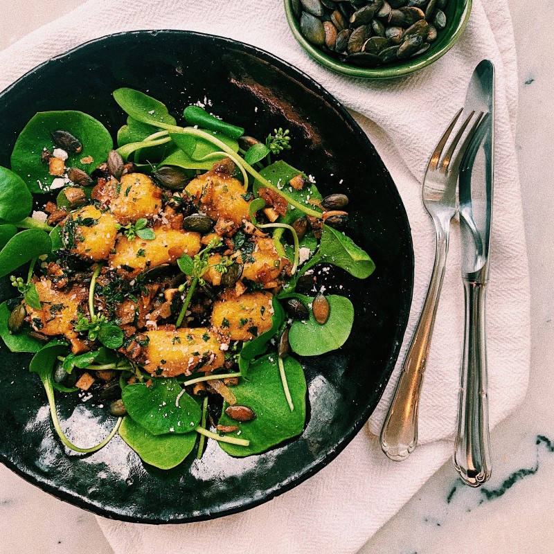 KÜRBIS GNOCCHI mit SPECK & ZWIEBELN