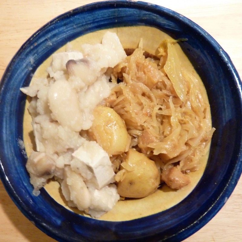 Dicke Bohnen mit Sauerkraut