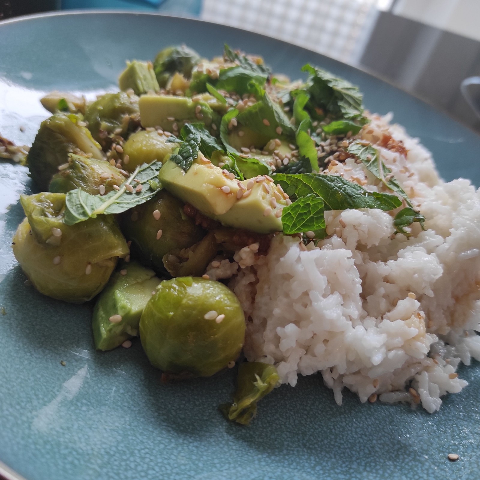 Rosenkohl mit Kokosreis – Vegane Rezepte auf 100Affen.de