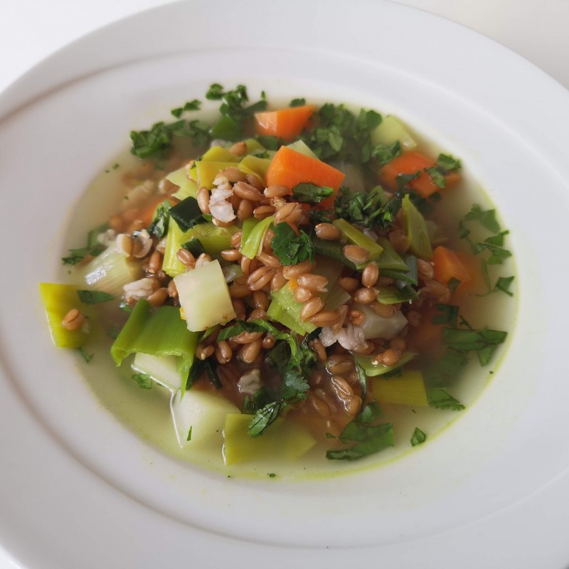 Gemüsesuppe mit Getreide