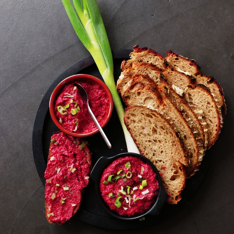 ROTE BEETE MEERRETTICH AUFSTRICH – Vegane Rezepte auf 100Affen.de