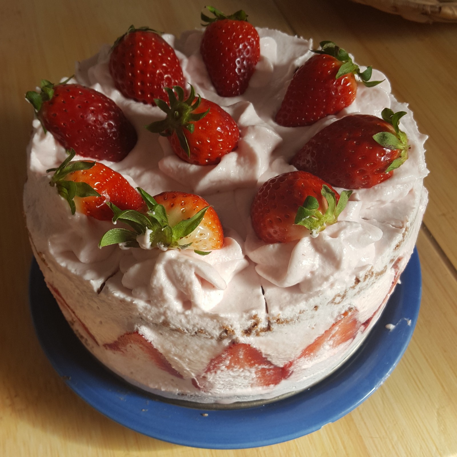 Erdbeer-Sahne-Torte – Vegane Rezepte auf 100Affen.de
