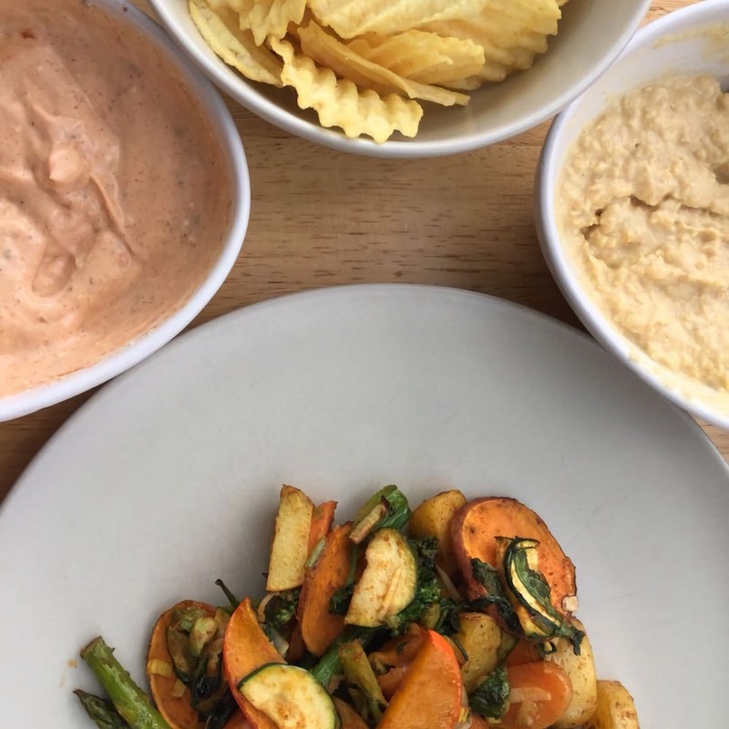 Ofengemüse mit Tomaten-Quark-Dip