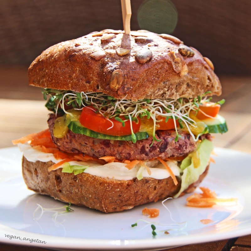 Burger mit Kidneybohnen Paddy Vegane Rezepte auf 100Affen.de