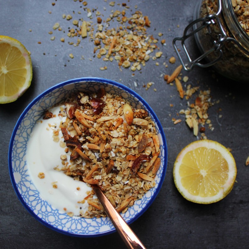 Zitronen-Kokos Granola