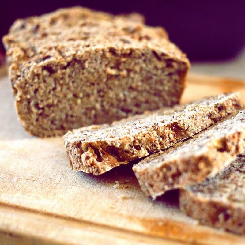 MEHRKORN ZWIEBEL BROT