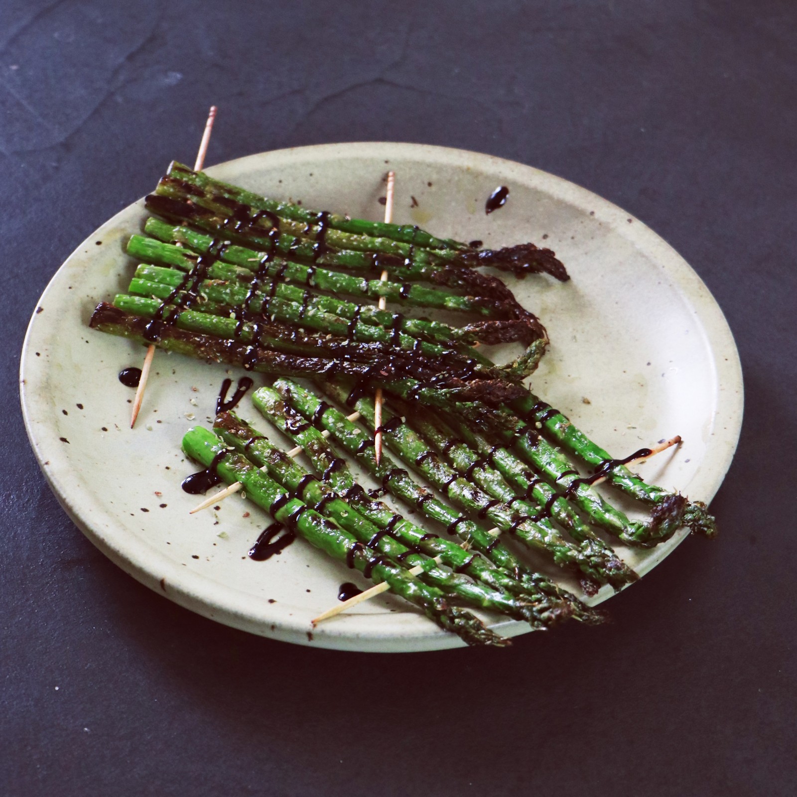 gegrillter Spargel – Vegane Rezepte auf 100Affen.de