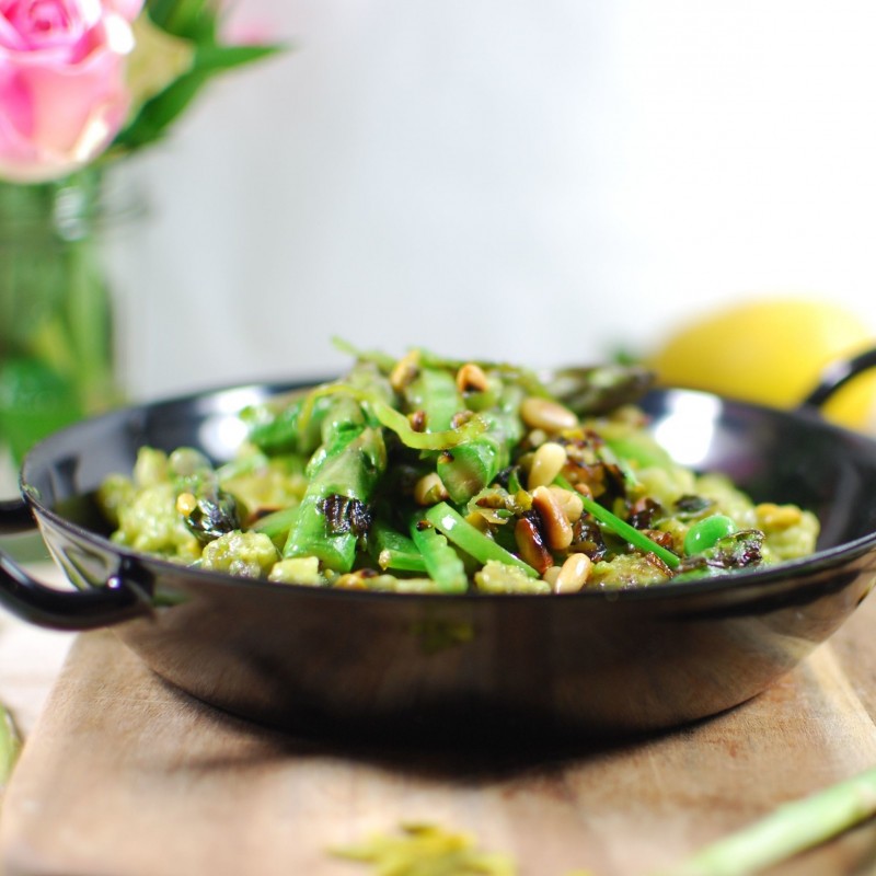 spätzle mit erbsen spargel pesto