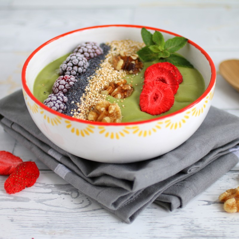 Mango-Matcha-Smoothiebowl