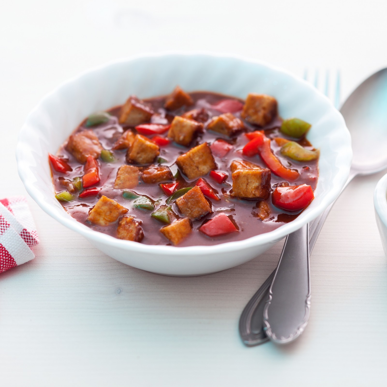 Ungarisches Räuchertofu Ragout – Vegane Rezepte auf 100Affen.de